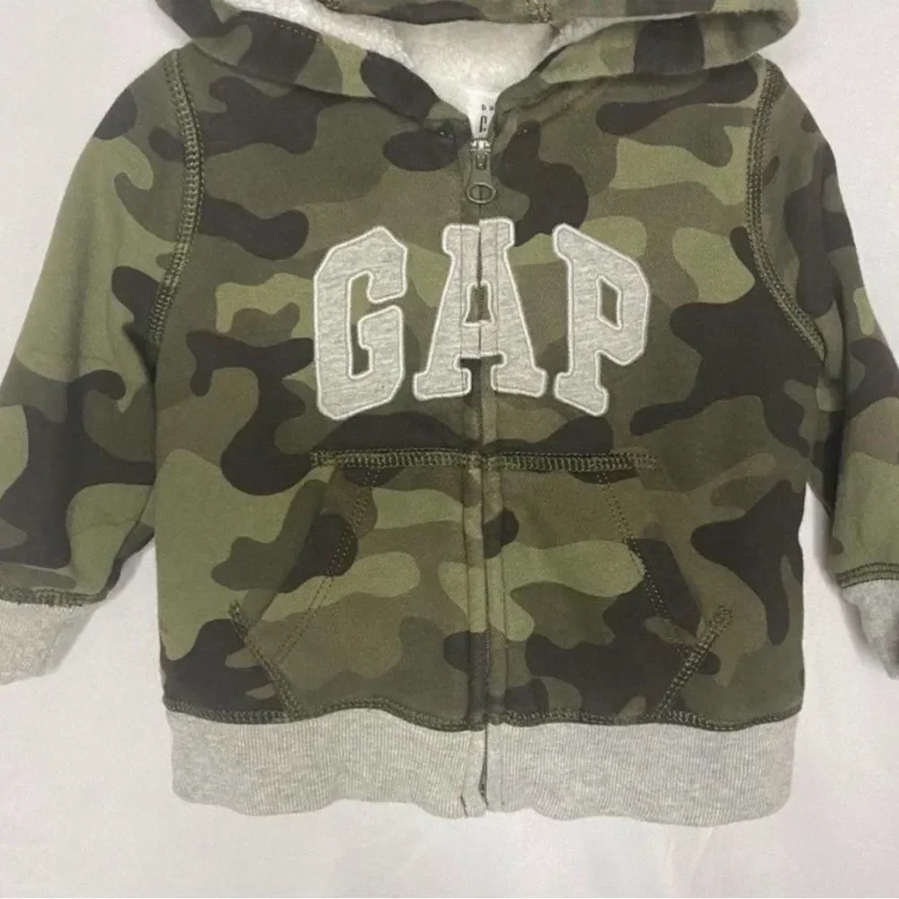Baby Gap Green Camo Zip-Up Hoodie Size 6-12M